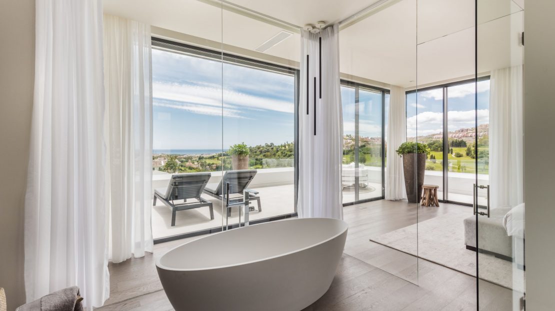 Villa for sale, Marbella, Benahavis, Estepona, bathroom