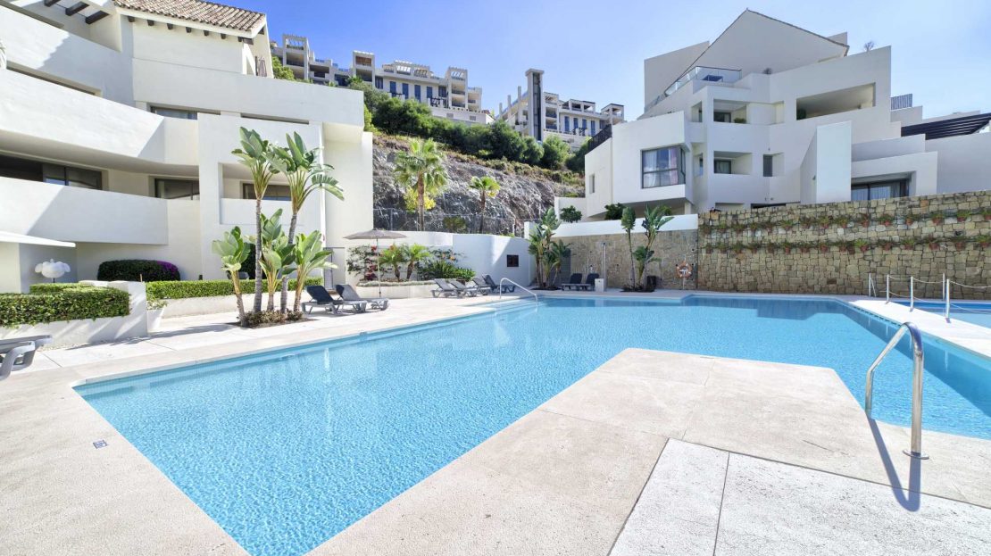 Two bedroom apartment for sale, Benahavis, Estepona, San Pedro de Alcantara, swimming pool